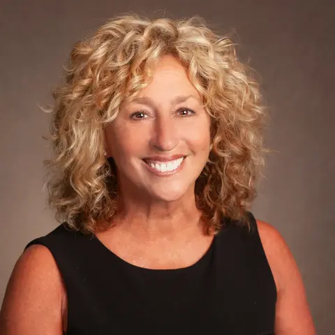 headshot of Tammy Tinder